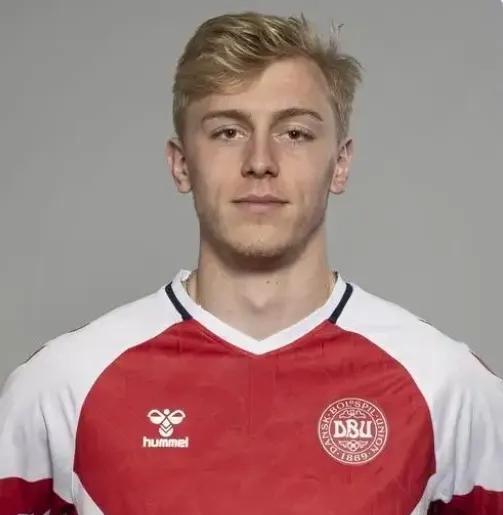 米兰体育官网-那不勒斯签下荷甲射手王，提升攻击威力(最值得苦练的4个射手英雄)