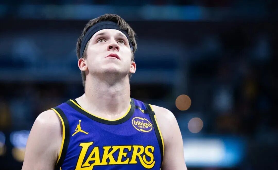 目前排名领先明星球员状态火热备战总决赛的简单介绍