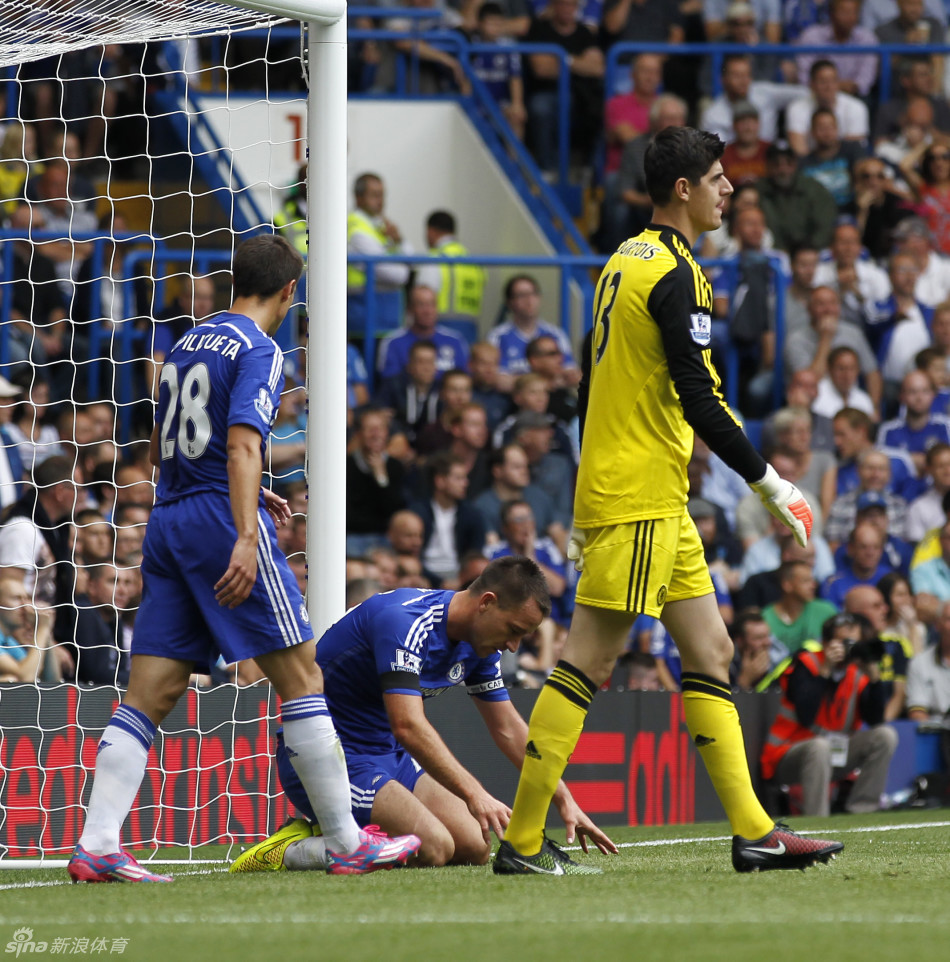 切尔西客场击败斯旺西，保持领先地位(切尔西客场击败斯旺西,保持领先地位的球队)